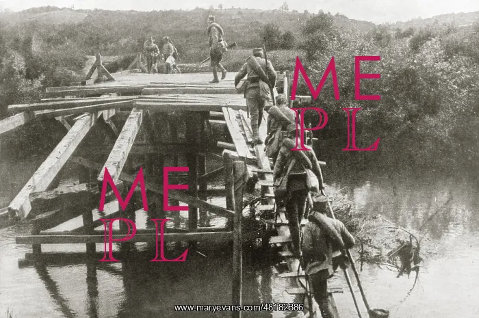 : Serbian troops retreating during the First World War, 1916 : Serbian troops retreating during the First World War, 1916