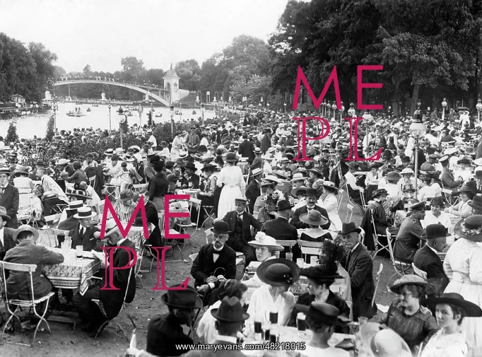 : Serenade in a park, 1917 : Serenade in a park, 1917