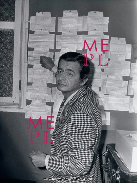 : Serge Reggiani, French actor, telegrams for performance, Par : Serge Reggiani, French actor, telegrams for performance, Par