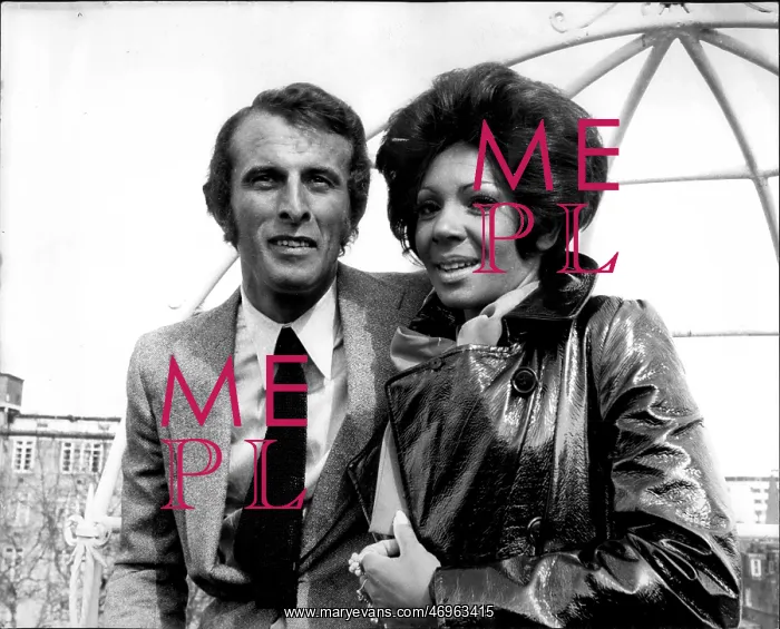  : Sergio Novak and Shirley Bassey