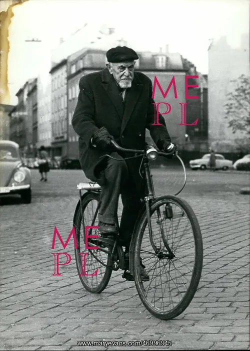 : Sergius Von Schultz, elderly cyclist, Munich, Germany : Sergius Von Schultz, elderly cyclist, Munich, Germany