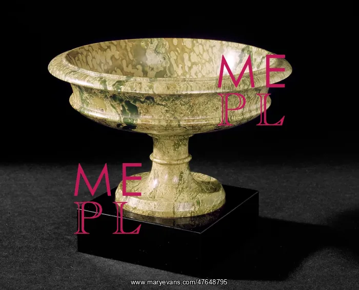 : Serpentine cup : Serpentine cup