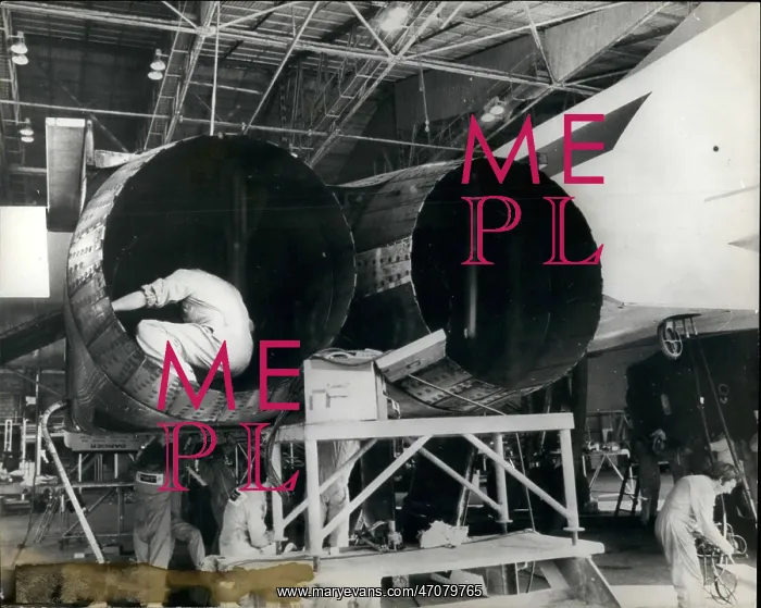 : Servicing of Concorde airliner in Sydney, Australia : Servicing of Concorde airliner in Sydney, Australia