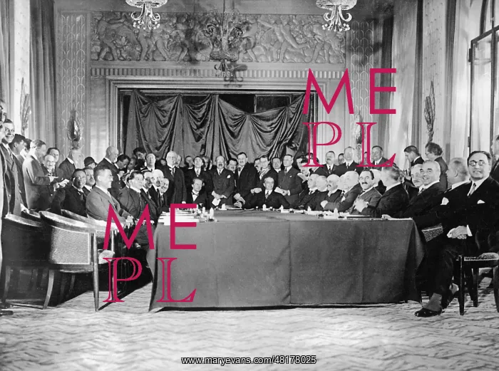 : Session of the expert commission under chair Owen D. Young : Session of the expert commission under chair Owen D. Young