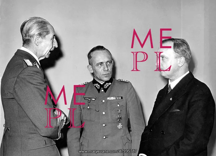 : Session of Prussian Academy of Sciences, Berlin, WW2 : Session of Prussian Academy of Sciences, Berlin, WW2