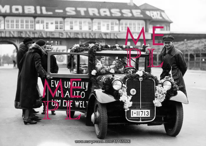 : Setting out for a ride by car around the world, 1932 : Setting out for a ride by car around the world, 1932