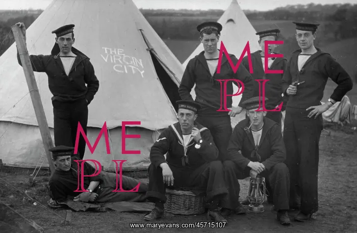: Seven members of the Royal Naval Division : Seven members of the Royal Naval Division
