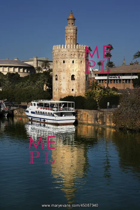 : Seville. General view of Torre del Oro (Tower of Gold) : Seville. General view of Torre del Oro (Tower of Gold)