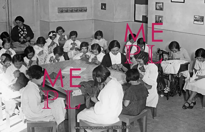 : Sewing lessons at an Italian school, 1937 : Sewing lessons at an Italian school, 1937
