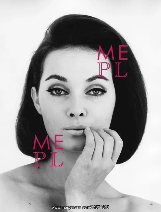 : SEXY LIPS. Head and shoulders portrait of a dark haired woman : SEXY LIPS. Head and shoulders portrait of a dark haired woman