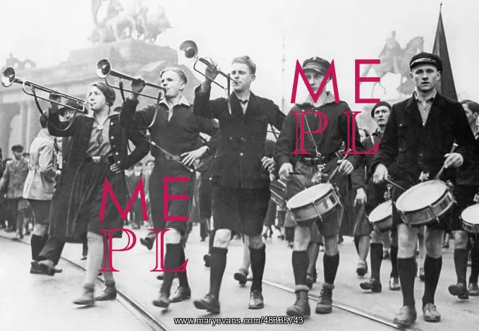 : Shawm band in Berlin, 1932 : Shawm band in Berlin, 1932