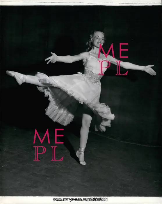 : Sheila O'Neill, young dancer, London : Sheila O'Neill, young dancer, London