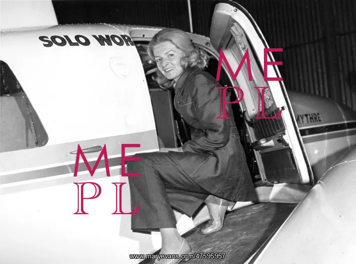 : Sheila Scott, English Aviatrix : Sheila Scott, English Aviatrix