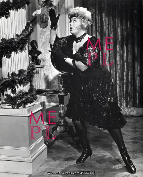  : Shelley Winters