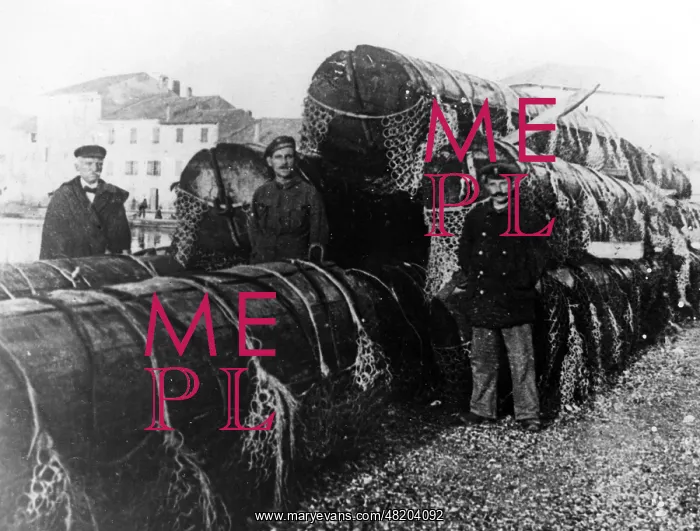 : Shelter from the enemy submarine, 1917 : Shelter from the enemy submarine, 1917