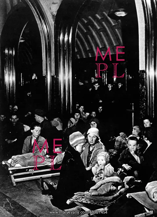 : Shelter in Moscow, 1941 : Shelter in Moscow, 1941