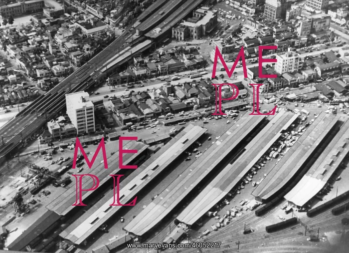 : Shimbashi station in Tokyo : Shimbashi station in Tokyo