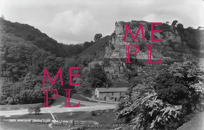 : Shining Cliff Rock in Eyam Dale : Shining Cliff Rock in Eyam Dale