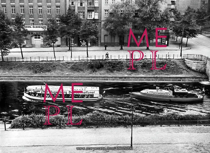 : Ship of the DNVP with canvassing, 1932 : Ship of the DNVP with canvassing, 1932
