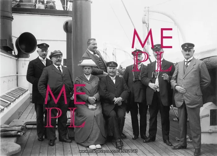 : Ship Passengers around 1912 : Ship Passengers around 1912