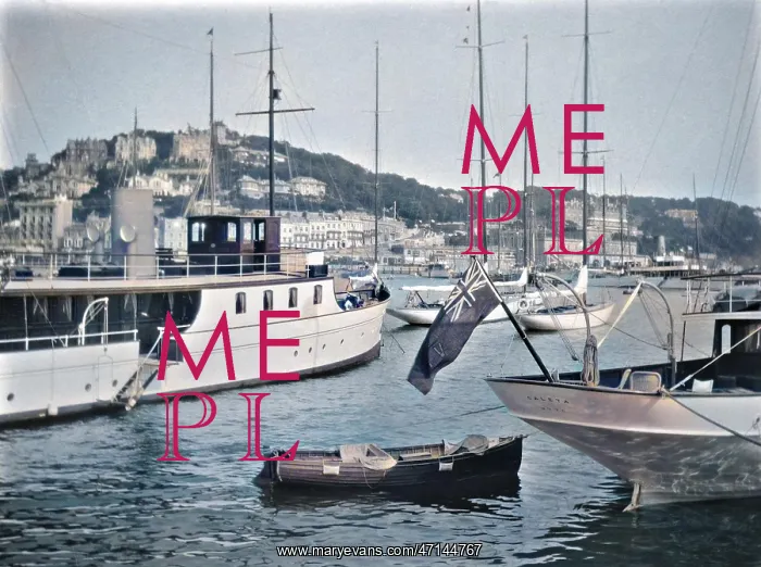  : Ships and boats in a harbour