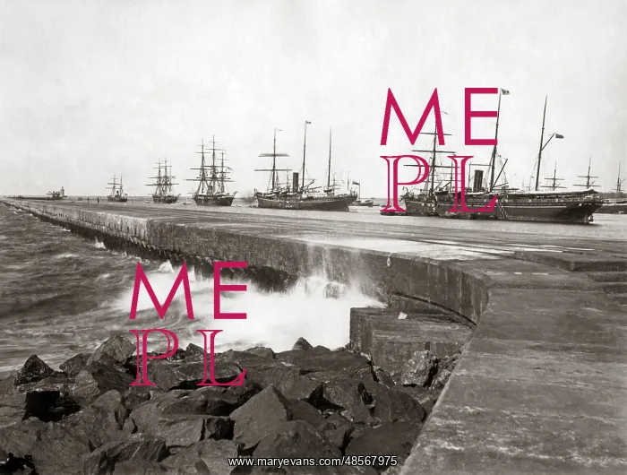 : Ships along the breakwater, Colombo, Ceylon (Sri Lanka) : Ships along the breakwater, Colombo, Ceylon (Sri Lanka)