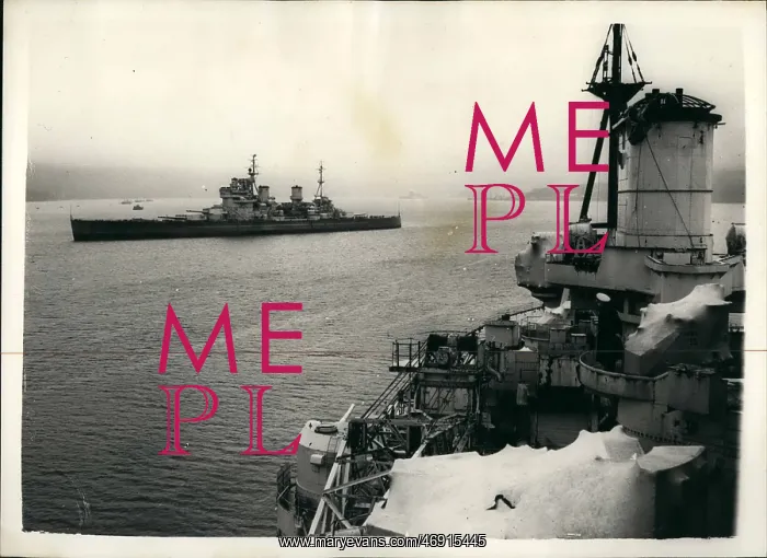 : Ships on the River Clyde, ready for the breakers yard : Ships on the River Clyde, ready for the breakers yard