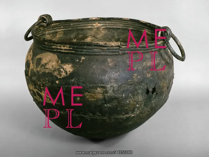 : Shipton bronze cauldron : Shipton bronze cauldron
