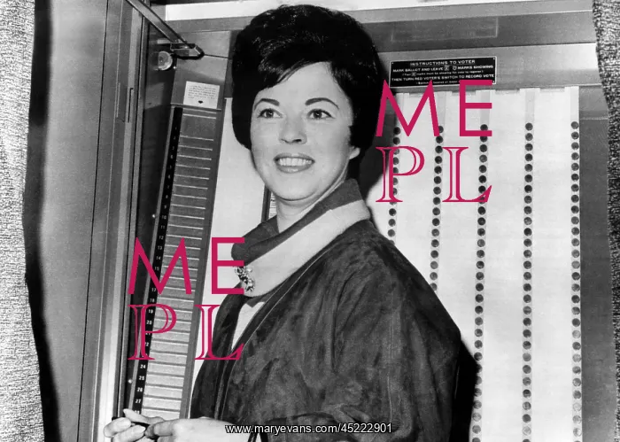 : Shirley Temple Black, entering a voting ? : Shirley Temple Black, entering a voting ?