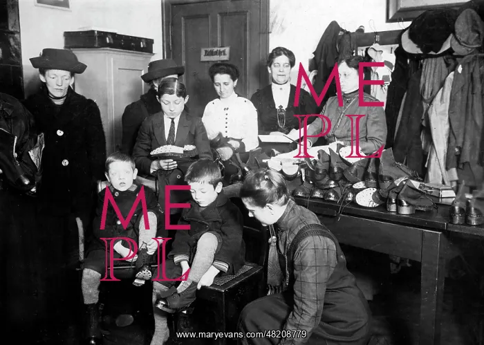 : Shoe sale, 1917 : Shoe sale, 1917
