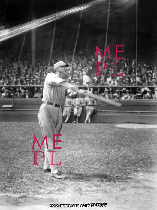 : Shoeless Joe Jackson, batting practice, ? : Shoeless Joe Jackson, batting practice, ?