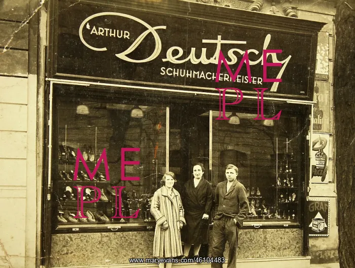 : Shoemaker Arthur Deutsch in Dresdner Strasse : Shoemaker Arthur Deutsch in Dresdner Strasse