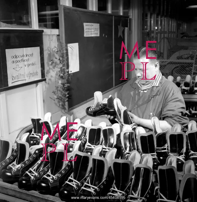 : Shoemaker - shoes - ice skates : Shoemaker - shoes - ice skates