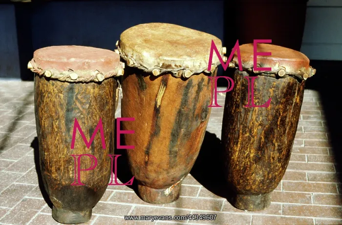 : Shona pegged goblet open-ended drums : Shona pegged goblet open-ended drums
