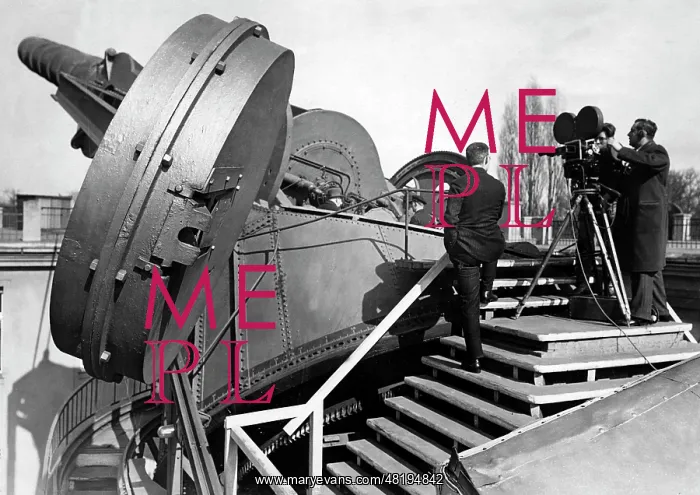 : Shooting at the observatory in Berlin, 1933 : Shooting at the observatory in Berlin, 1933