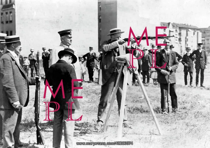 : Shooting training in Berlin, 1914 : Shooting training in Berlin, 1914