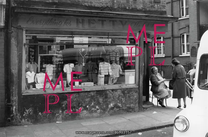 : Shop front, Hetty, children's clothes : Shop front, Hetty, children's clothes