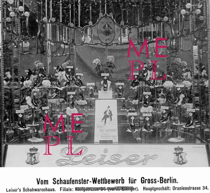 : Shop window in Berlin, 1909 : Shop window in Berlin, 1909