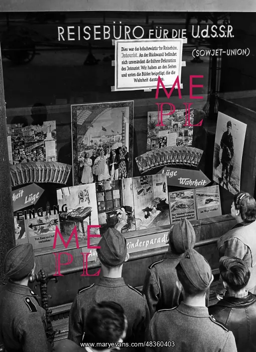 : Shop window of Intourist, 1941 : Shop window of Intourist, 1941