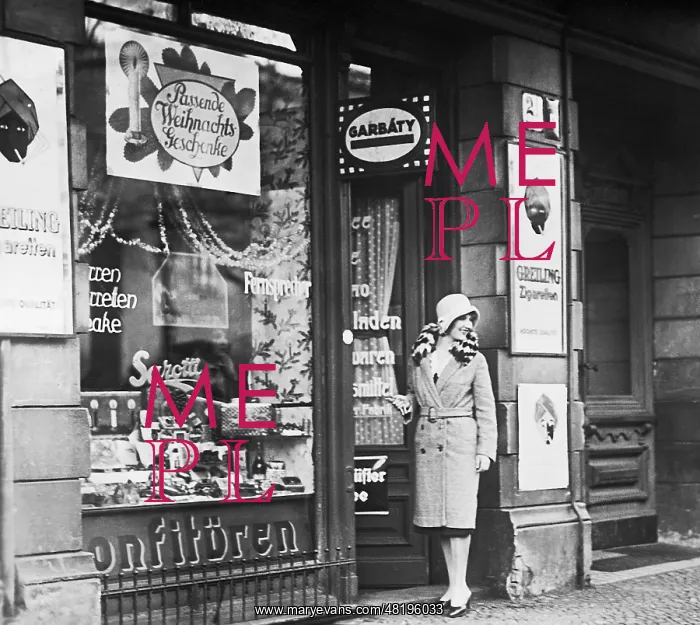 : Shopping at a corner store : Shopping at a corner store