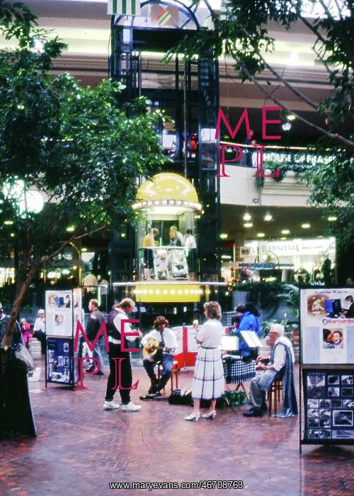: Shopping mall, Birmingham : Shopping mall, Birmingham