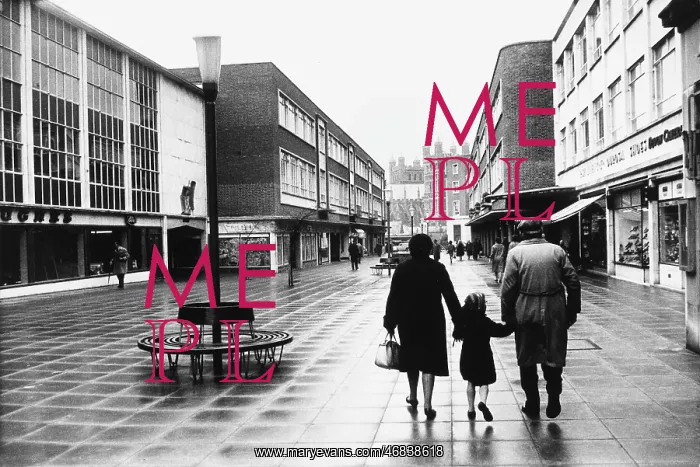 : Shopping precinct in Exeter, Devon : Shopping precinct in Exeter, Devon