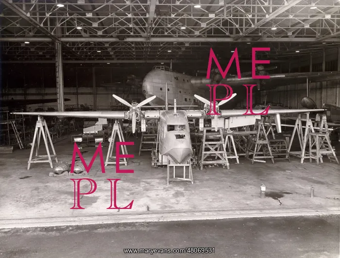 : Short SA6 Sealand in the hangar : Short SA6 Sealand in the hangar