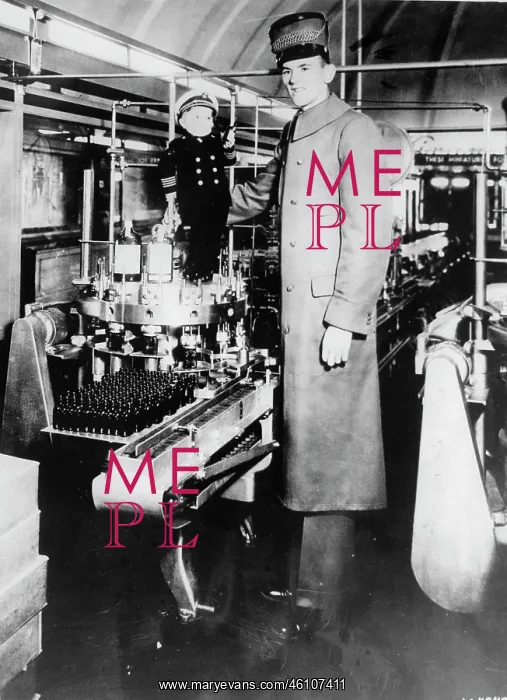 : The shortest and the tallest man in : The shortest and the tallest man in