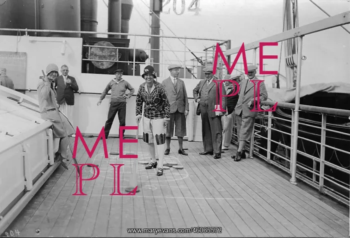 : Shuffle-game on the deck of a ship : Shuffle-game on the deck of a ship