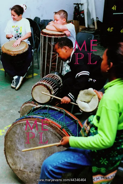 : Sibikwa community drumming theatre projects : Sibikwa community drumming theatre projects