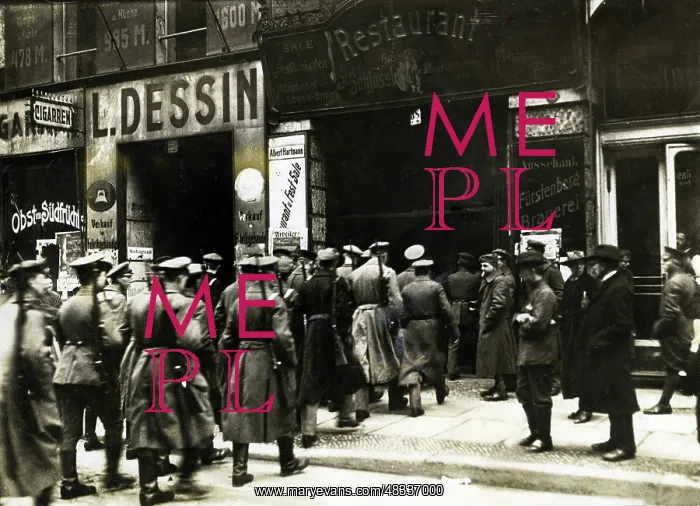 : The Sicherheitswehr in the streets of Berlin, 1918 : The Sicherheitswehr in the streets of Berlin, 1918