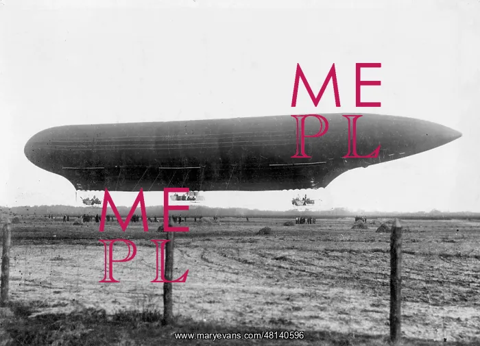 : Siemens Schuckert dirigible balloon before the start, 1911 : Siemens Schuckert dirigible balloon before the start, 1911
