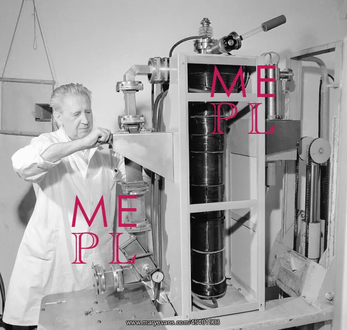  : Sience - scientist - lab technician
