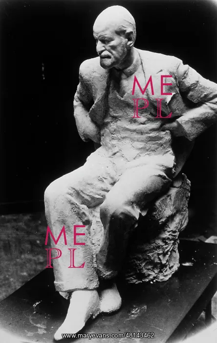 : SIGMUND FREUD / STATUE / 18 : SIGMUND FREUD / STATUE / 18